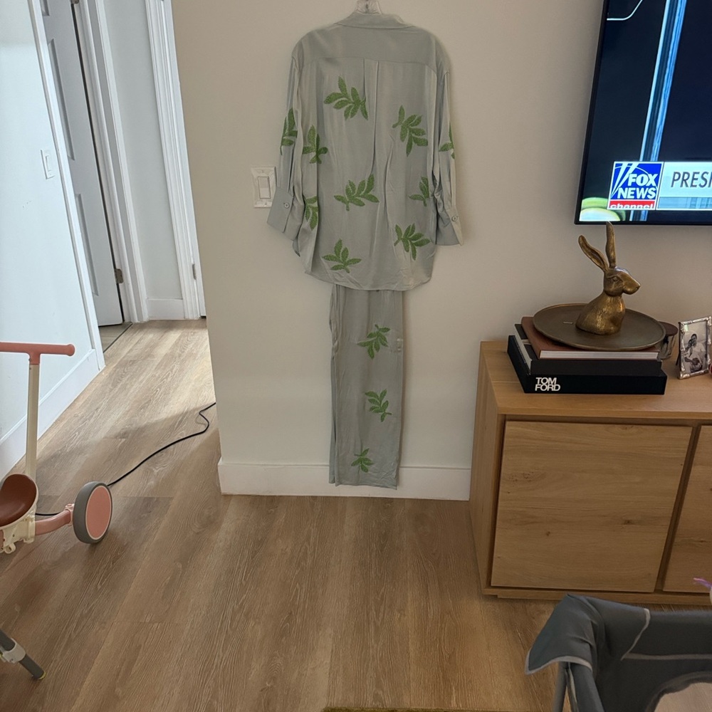 Zara Elevated lounge set - Picture 2 of 10